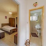 Nice Home In Zrnovo With House Sea View Feriehus