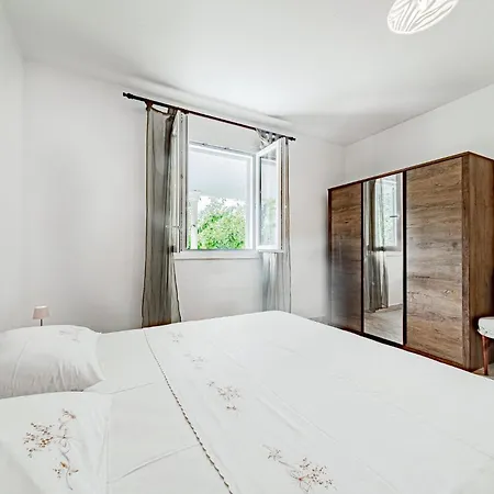 4 Bedroom Stunning In