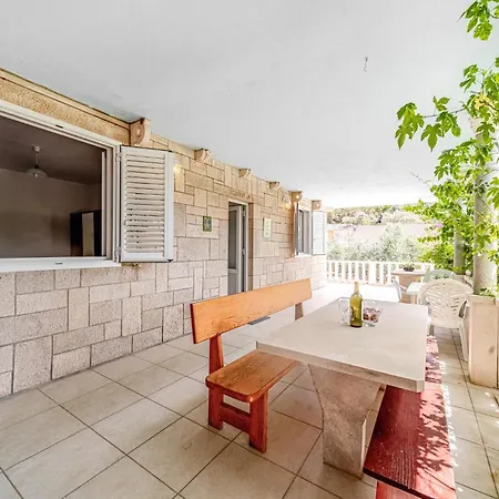 Nice Home In Zrnovo With House Sea View * Zrnovo