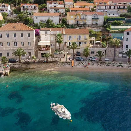 Holiday home 4 Bedroom Stunning In